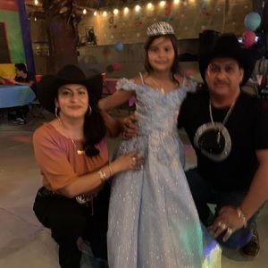 Meet your Posher, Carolina